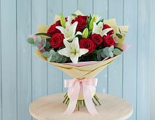 Букет цветов из:  Лилии и Розы в Новом Хушете
