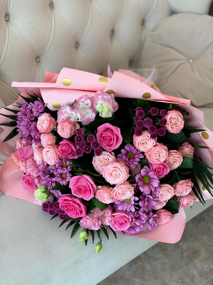 Букет цветов из: Хризантемы, Розы и Лизиантусы в Новом Хушете