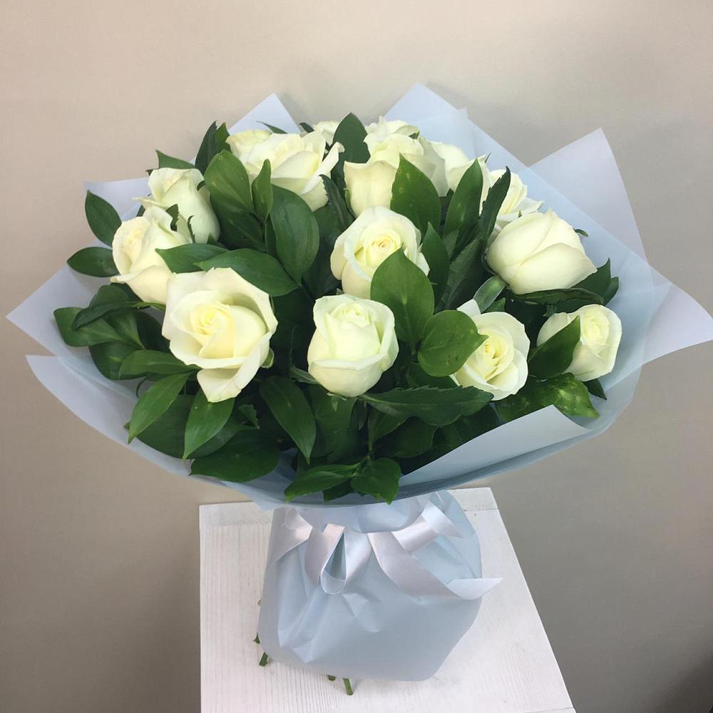 Букет 15 Белых роз Проуд в Новом Хушете