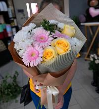 Букет цветов из:  Герберы, Розы и Хризантемы в Новом Хушете