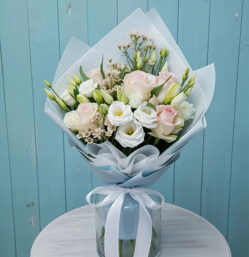 Букет цветов из: Розы и Лизиантусы в Новом Хушете