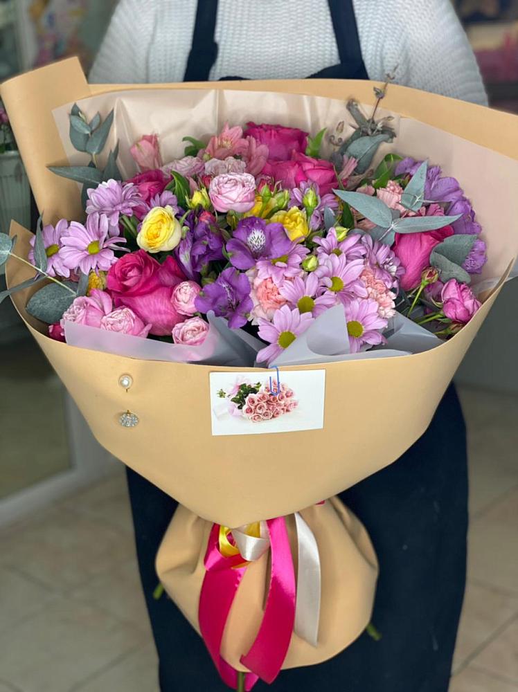 Букет цветов из: Хризантемы, Гвоздики и Альстромерии в Новом Хушете