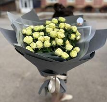 Букет Белые кустовые розы Солинеро в Новом Хушете