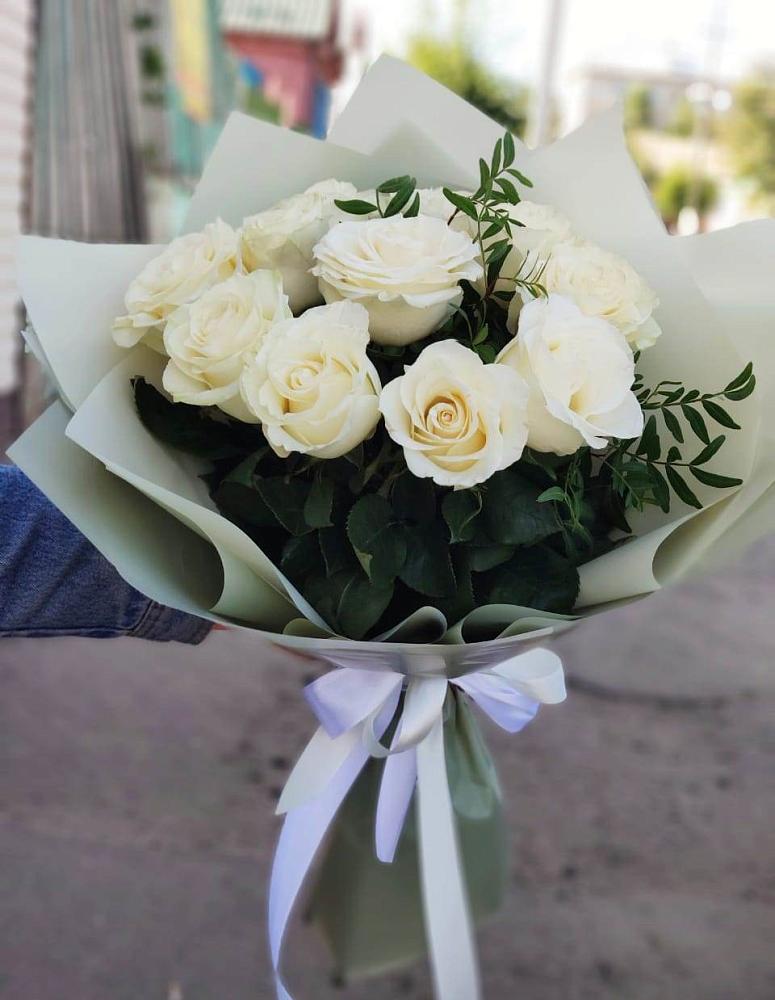 Букет Белые розы Проуд в Новом Хушете