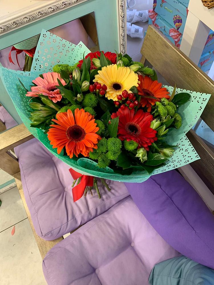 Букет цветов из: Герберы, Хризантемы и Альстромерии в Новом Хушете