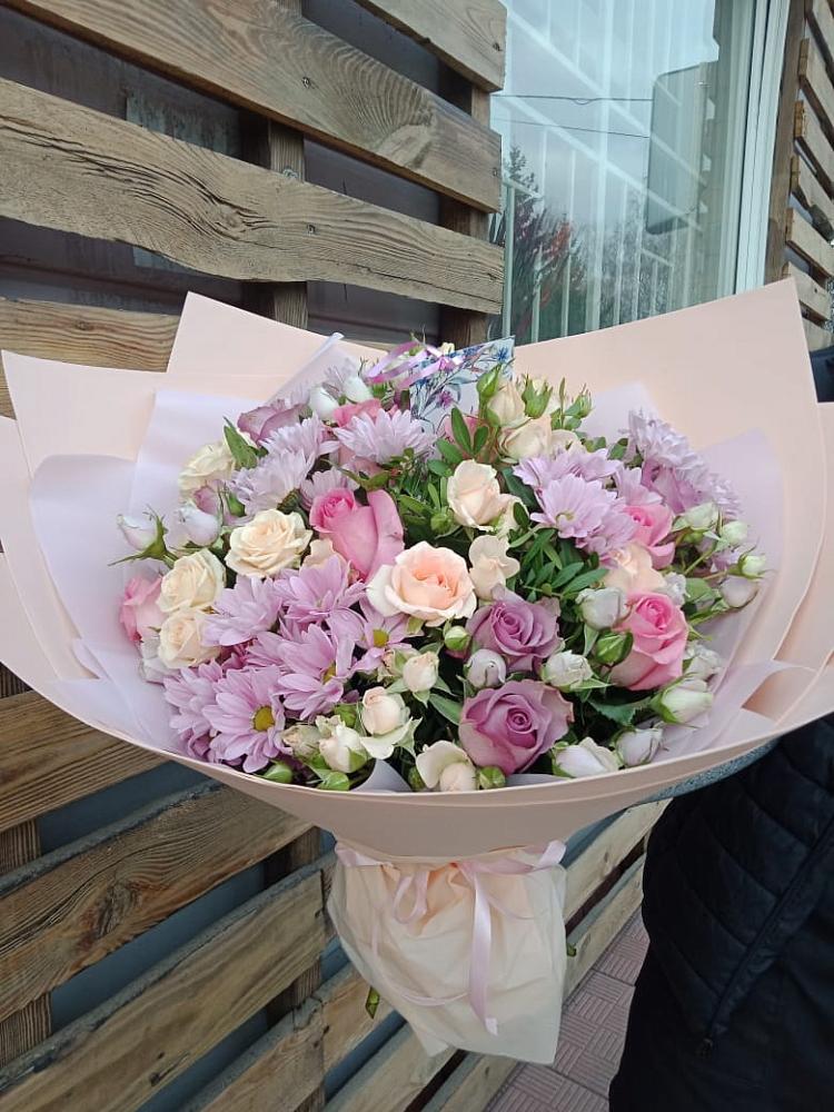 Букет цветов из: Розы и Хризантемы в Новом Хушете