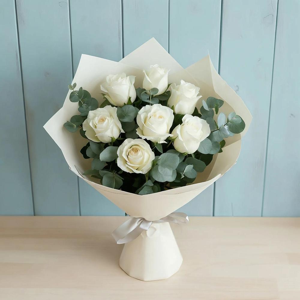 Букет Белые розы в Эвкалипте в Новом Хушете
