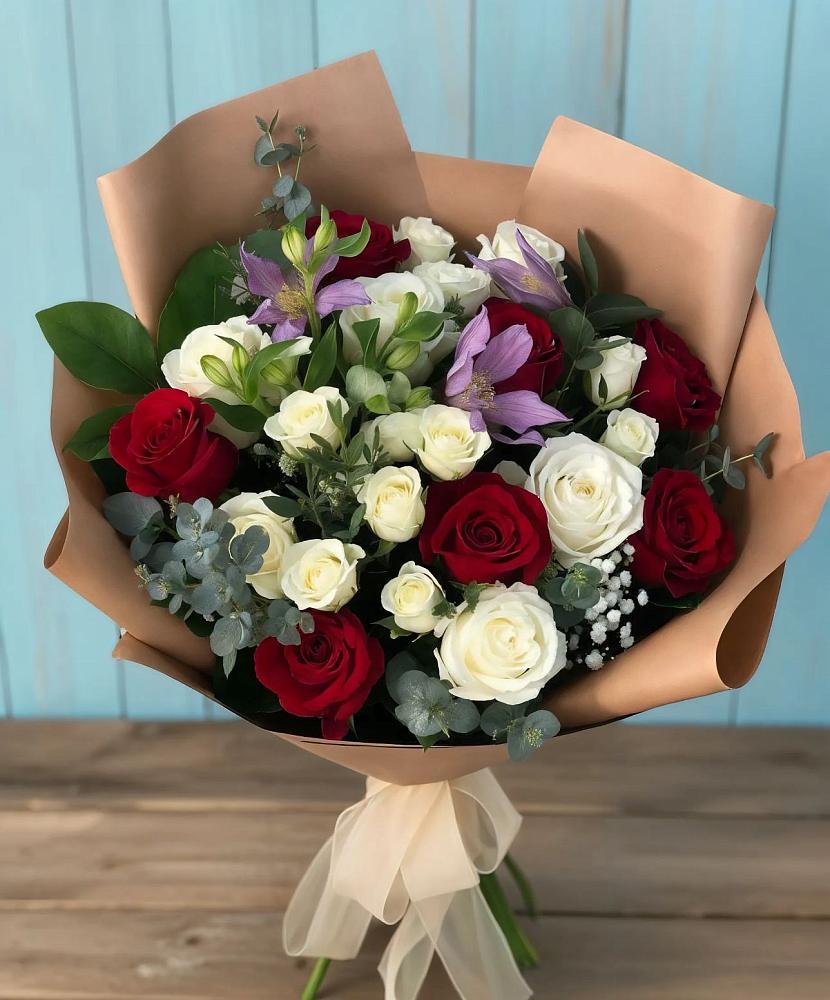 Букет цветов из: Розы и Альстромерии в Новом Хушете