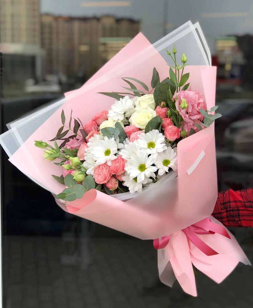 Букет нежный в Новом Хушете Букет цветов из: Розы, Лизиантусы и Хризантемы в Новом Хушете
