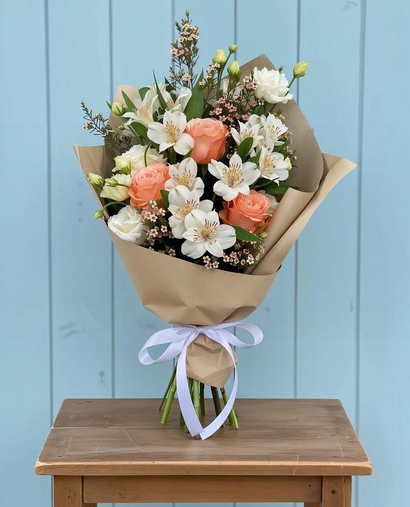 Букет цветов из: Альстромерии, Лизиантусы, Розы и Хризантемы в Новом Хушете