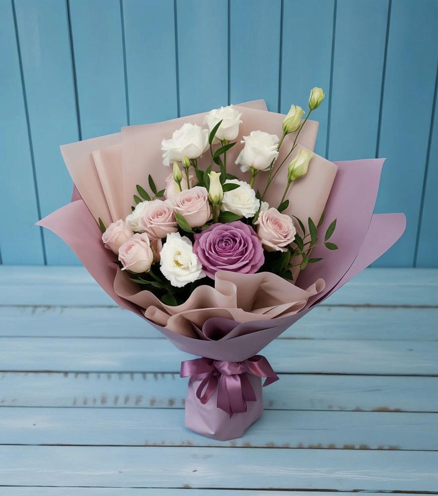 Букет цветов из: Розы и Лизиантусы в Новом Хушете